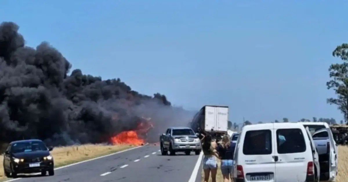 Trágico accidente en la Ruta 7: Tres camiones impactaron y se ...