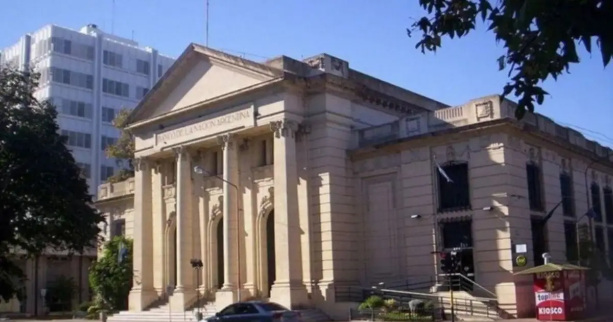 La Justicia Federal frena el decreto de Milei que convierte al Banco ...