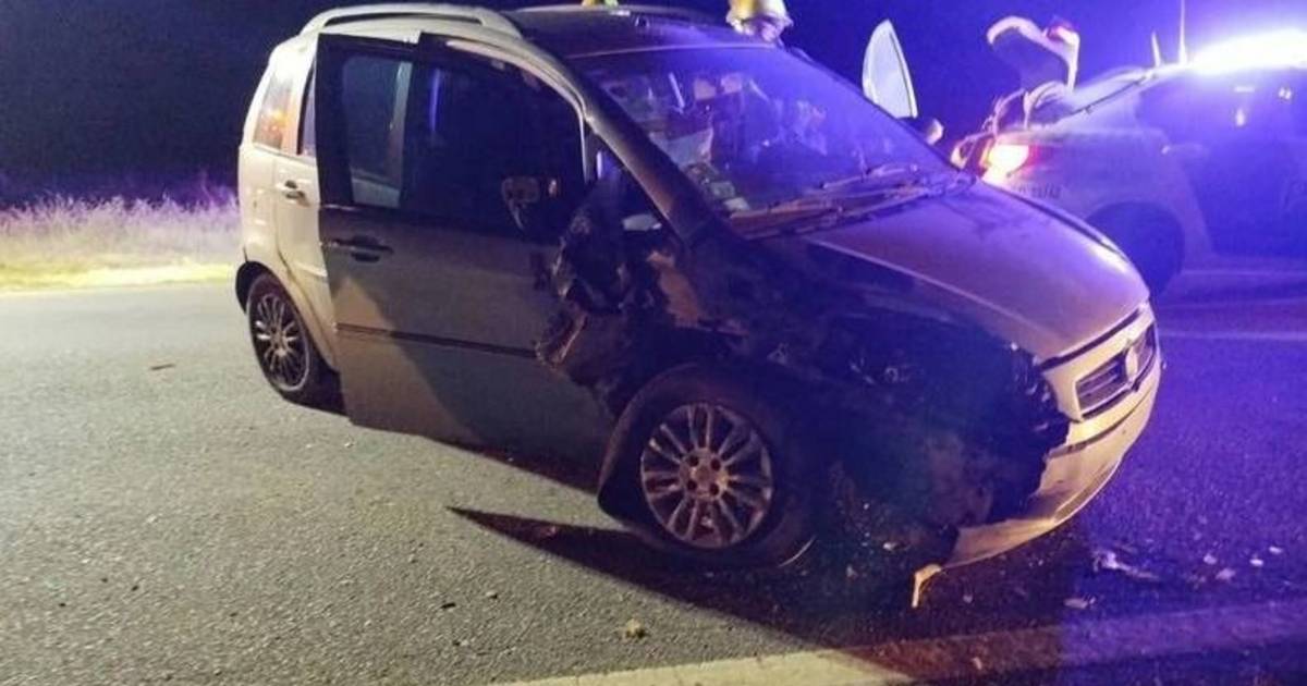 Violento choque en la Ruta 5 entre un auto y un camión, hay cuatro ...