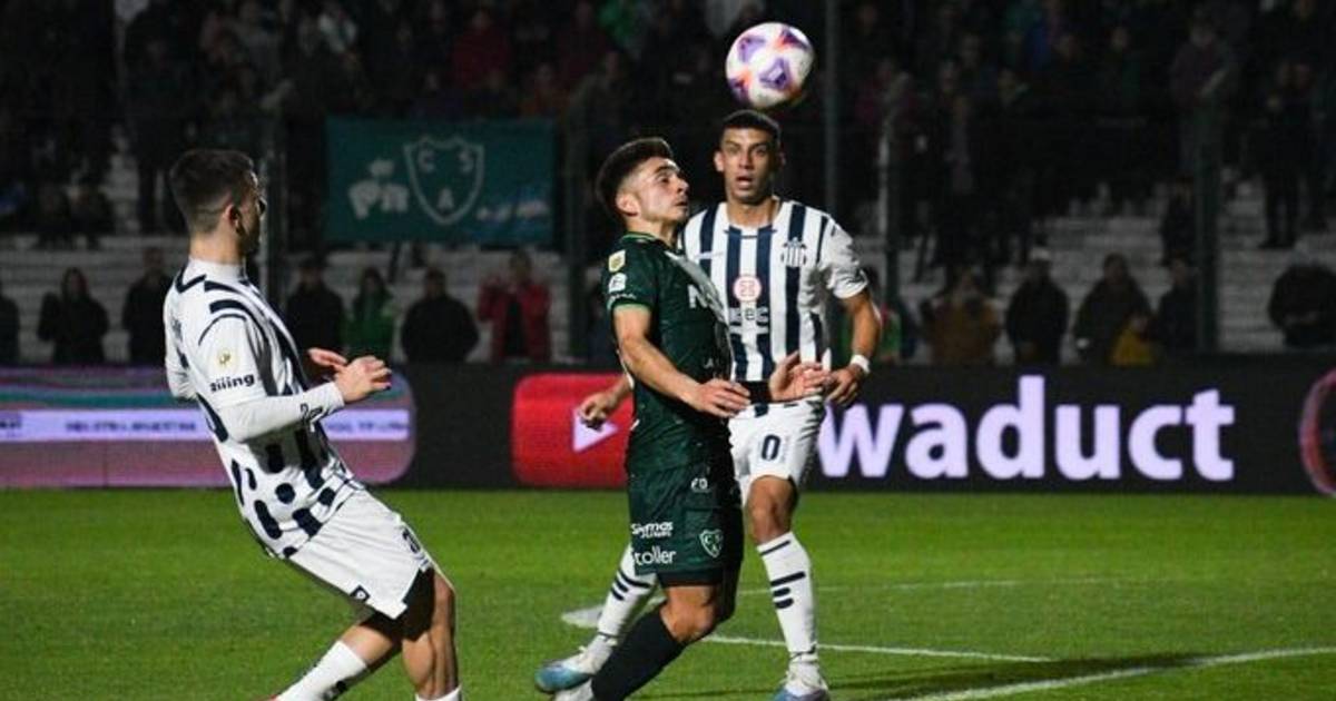 Talleres le ganó a Sarmiento en Junín y sigue en la pelea por el título ...
