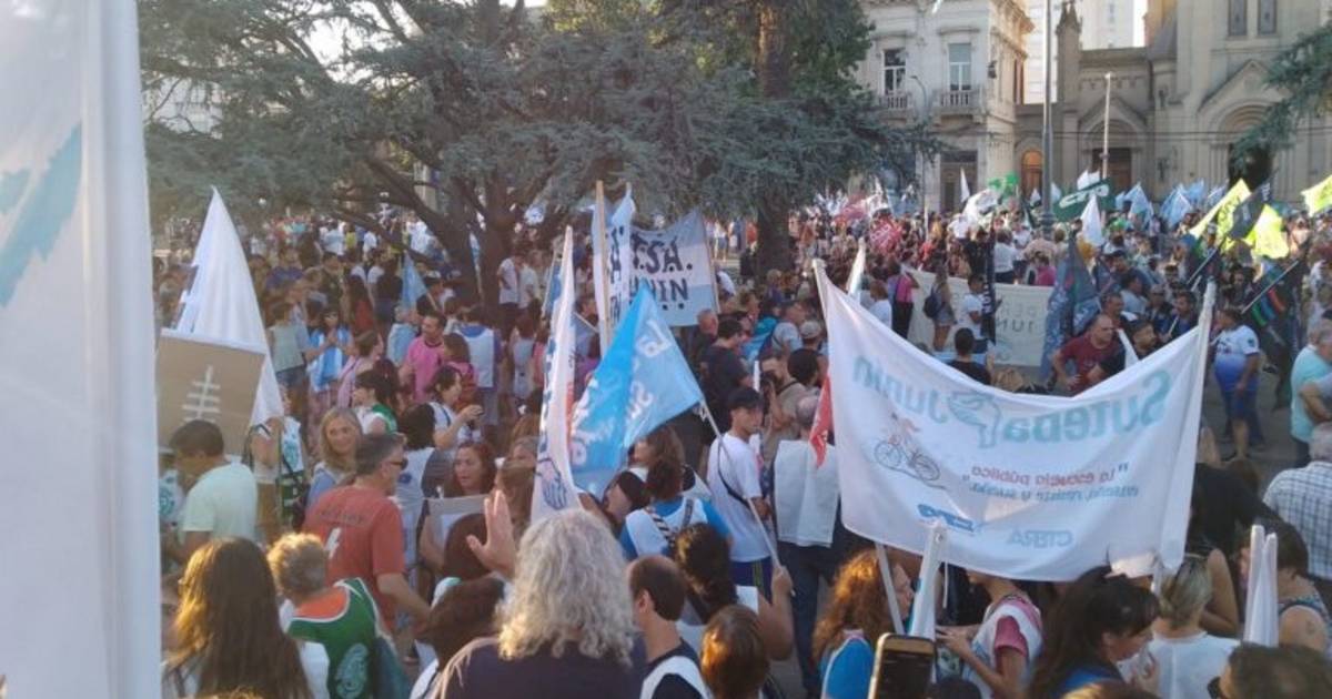 Convocan a una movilización en la Plaza 25 de Mayo en rechazo al arribo ...