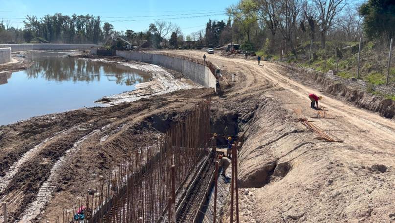 Kicillof recorrió obras hidráulicas en los municipios de Luján y Mercedes